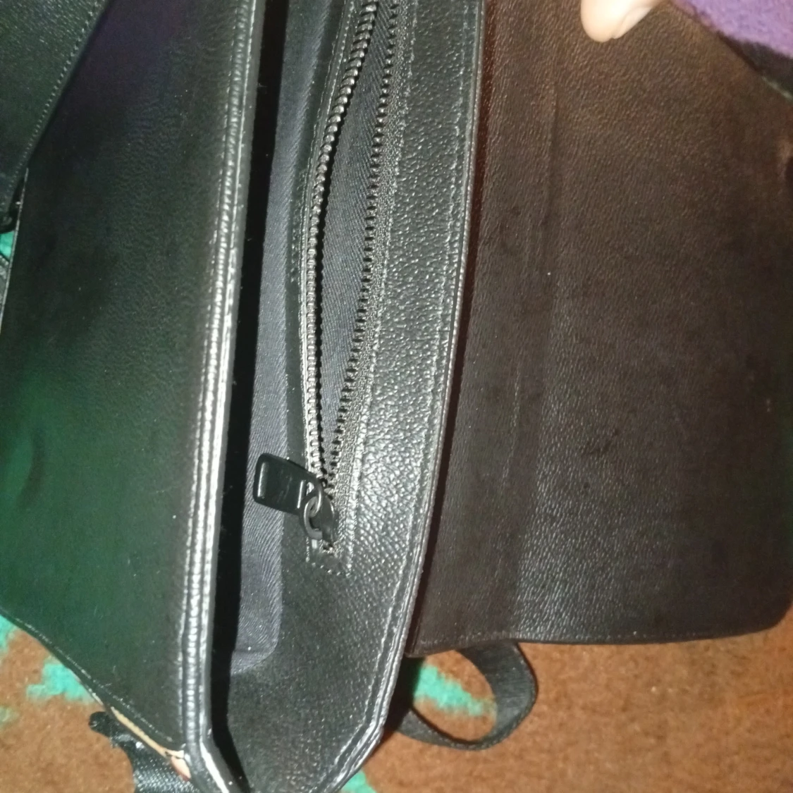 Svart axelväska från Burberry i skinn - 4