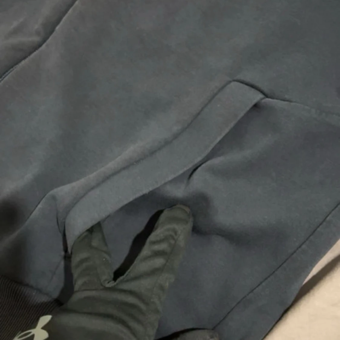 Mörkblå hoodie från BOSS med dragkedja - 3