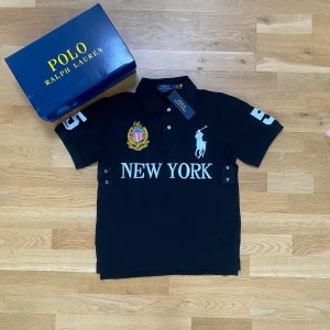 Ralph lauren shirt Newyork - ✅ Polo Ralph lauren chief keef newyork shirt. (R€p)  📊 Colour: Black & white  📏 Size: Small (S) (please seek measurements for reassurance)  📐 Measurements: Pit to pit – 49cm Collar to hem – 62cm  ♻️ New. Not worn.  💬 If you got any questions don’t hesitate to  ask!   I ship on the same day or the next day🤝  💰 Im also open for resonable offers - feel free to make one✌️