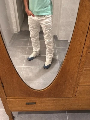 Replay jeans  - Ett par snygga byxor från Replay i storlek W31 L34 i modellen Anbbas 