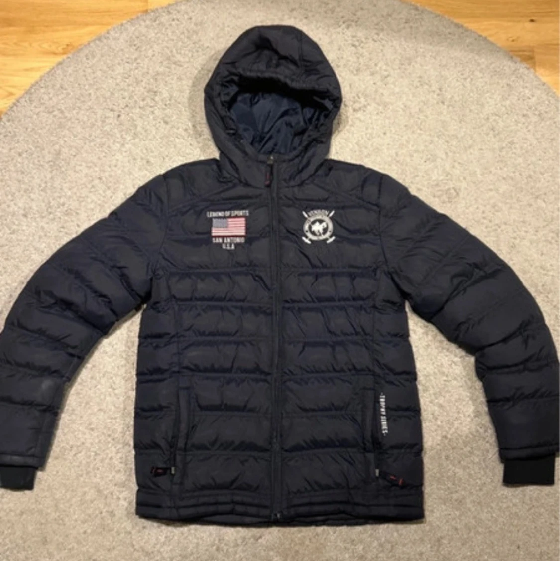 Mörkblå dunjacka från Vinson Polo