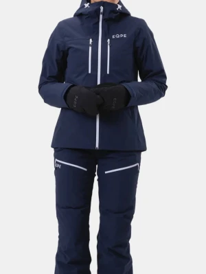 Mörkblå skidset från EQPE - Snyggt mörkblått skidset från EQPE med jacka och byxor. Både jackan och byxorna har mycket fickor och ventilations dragkedjor. Jag säljer både byxorna och jackan men om någon bara vill ha en del så skriv gärna! Båda delarna är i storlek S! Använd en en skidsäsong och varsamt använt. Kom gärna med prisförslag.