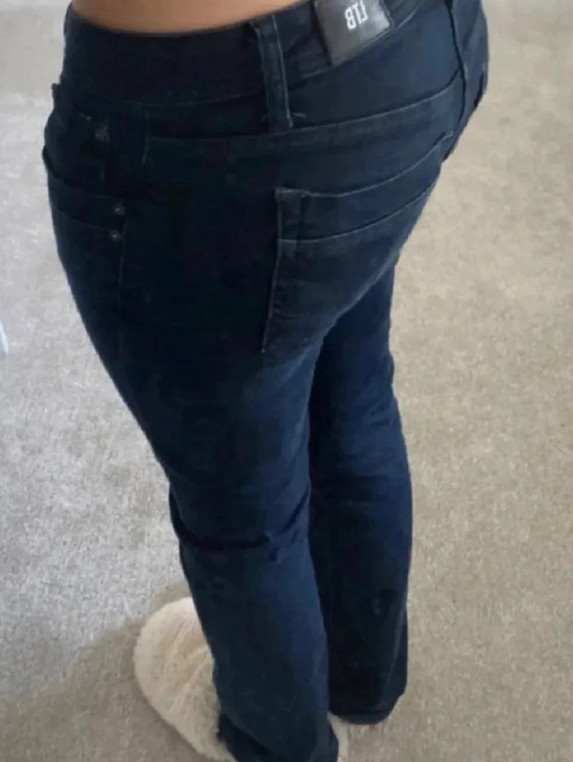 Mörkblå skinny jeans från 811