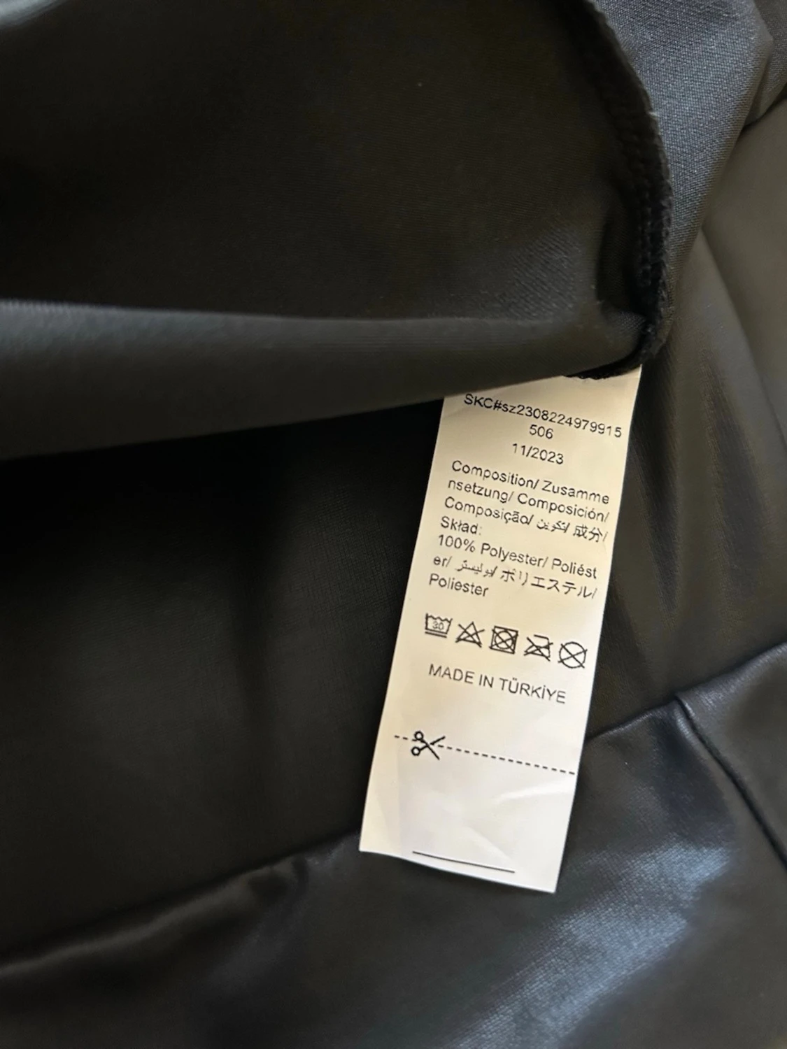 Svarta leggings i fuskskinn - 2
