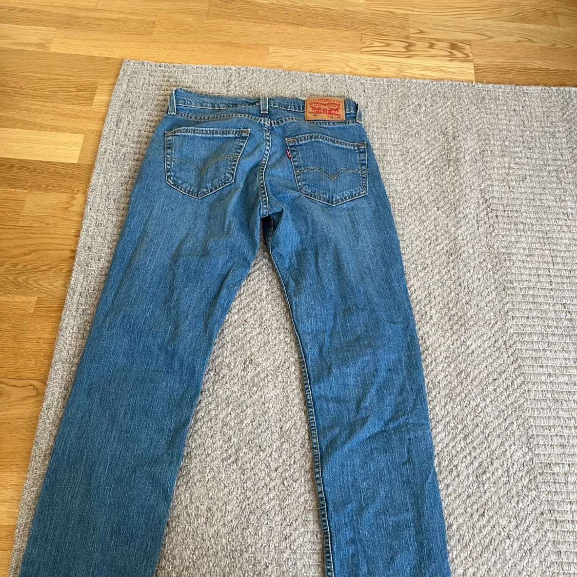 Blå raka jeans från Levi's - 1