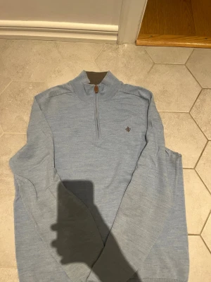 Morris merino half zip - Tjena! Säljer min Morris half zip i merinoull. Tröjan är i bra skick, säljer pga att den är för liten. 