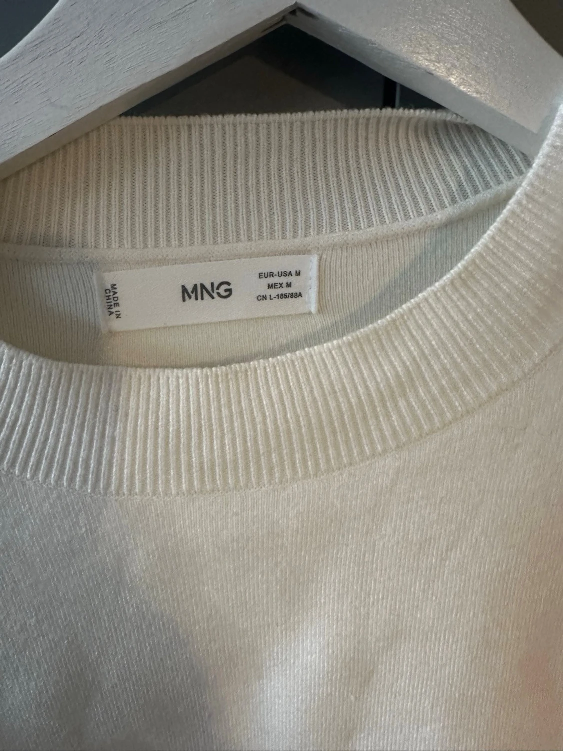 Vit stickad tröja - 1