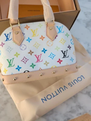 Iouis Vuitton handväska  - Jätte fin helt ny 