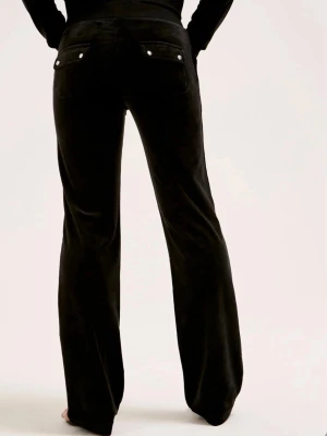 Juicy couture byxor   - Säljer dessa med inga defekter som ny 