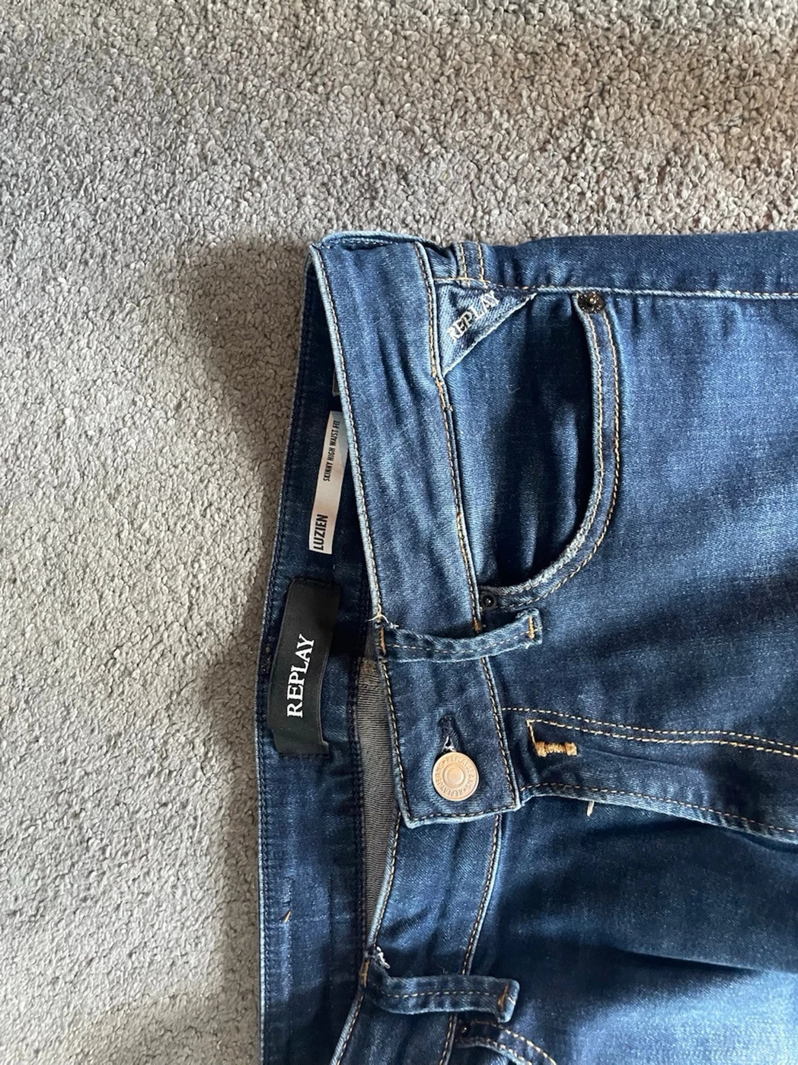 Mörkblå skinny jeans från Replay - 1