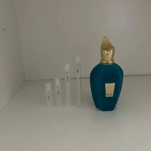 Xerjoff Erba Pura 10ml.  - Säljer sample av Xerjoff Erba Pura. Rekommenderar att köpa flera samples eller större mängder för att göra det mer prisvärt. Perfekt för dig som vill testa olika dofter innan du köper en fullstor flaska. 