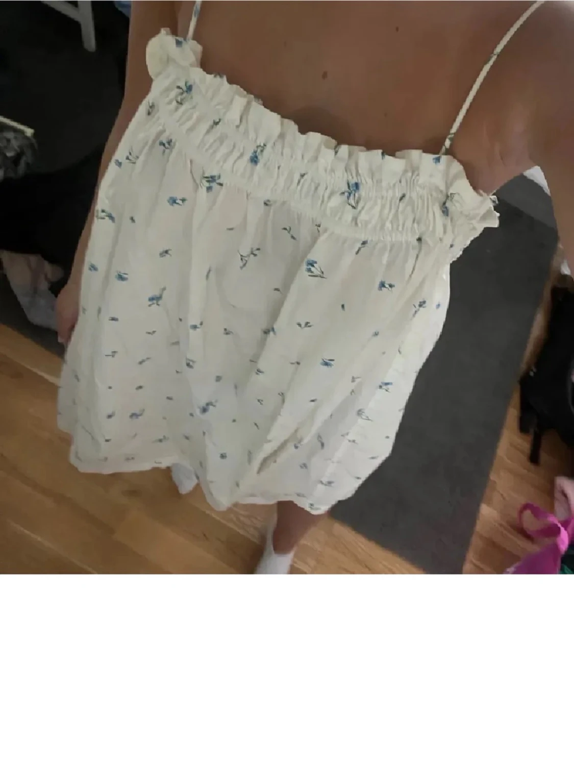 Vit blommig klänning  - 2