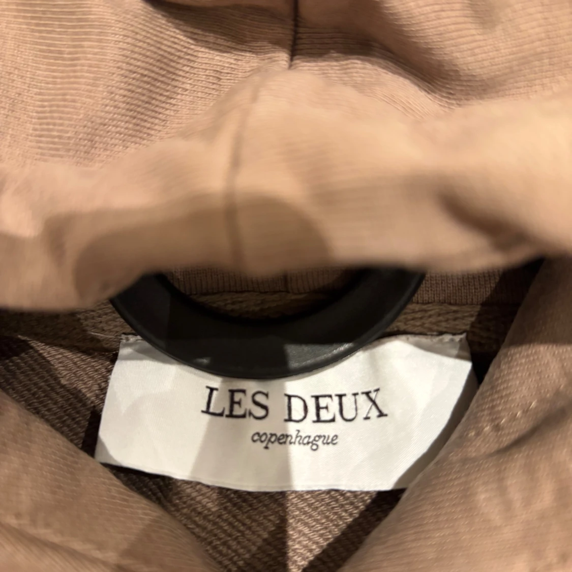 Brun hoodie från Les Deux - 2