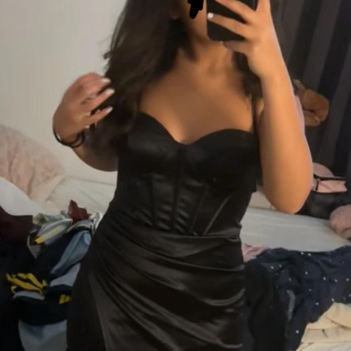 Svart långklänning med snörning - 1