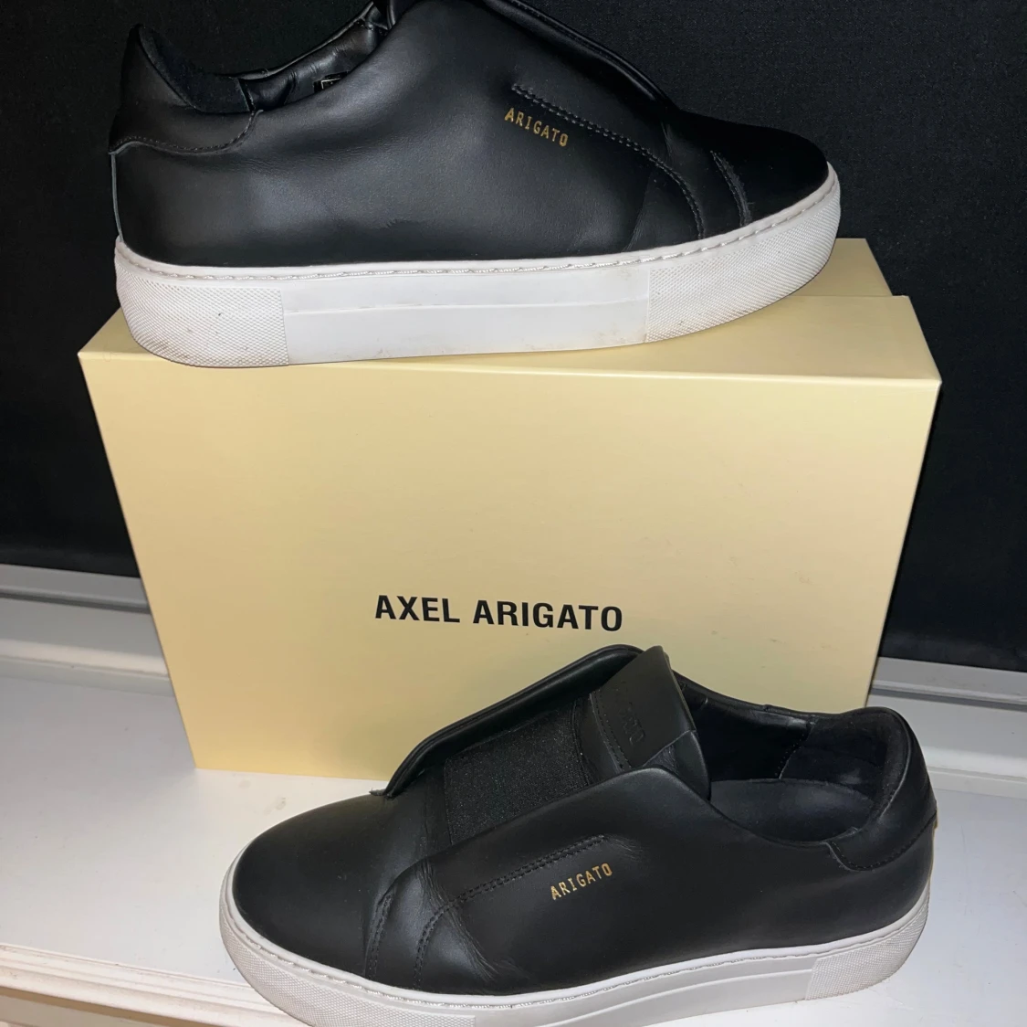 Svarta sneakers från Axel Arigato