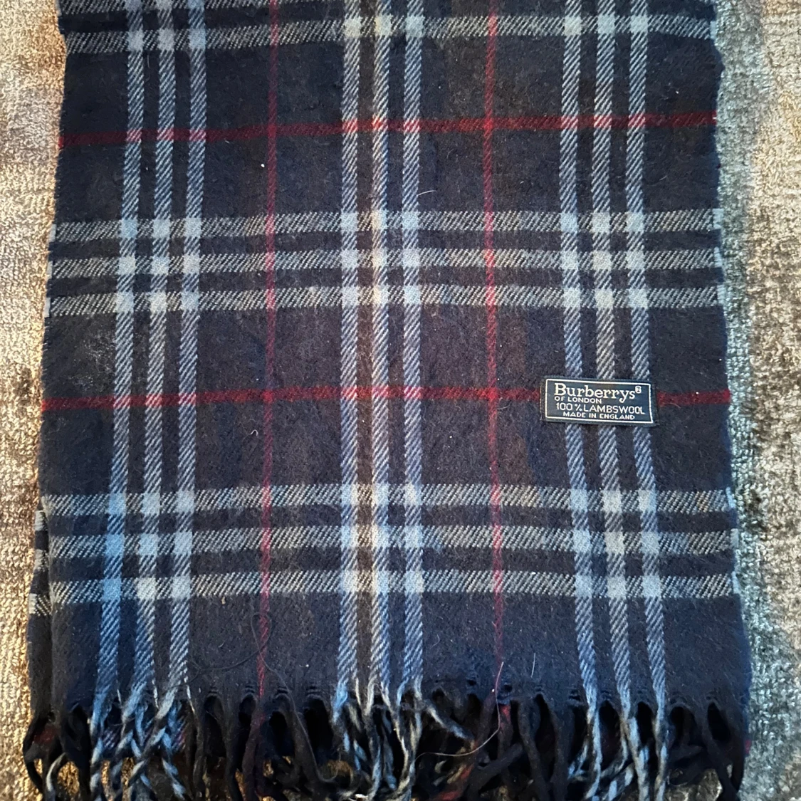 Navy burberry scarf 