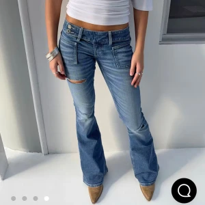 Ganska ny Snygga Lågmidjade jeans Gina 14+ - Skit snygga Lågmidjade jeans från Gina. Har använt de en gång men säljer på de satt lite tajt i midjan på mig, därav i väldigt fint skick. Kom privat för fler bilder