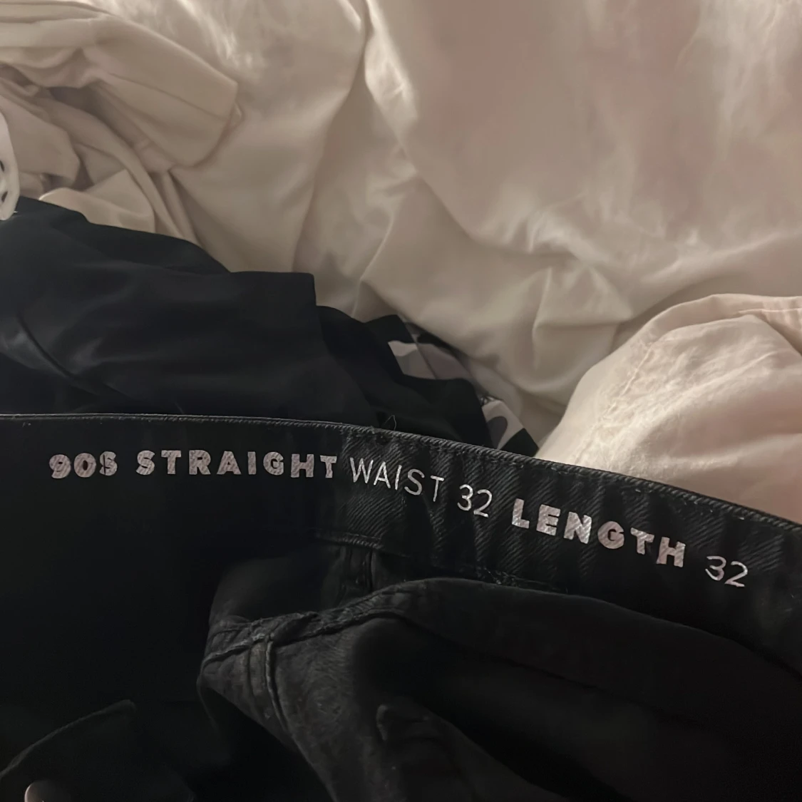 Svarta 90s straight jeans midja 32 - 2