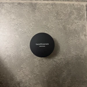 Bare minerals foundation - Nyans: medium tan. 8g. Obruten förpackning