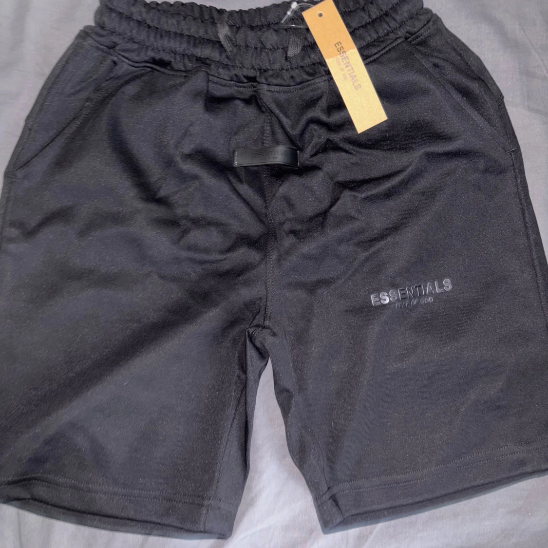 Svarta Essentials shorts 