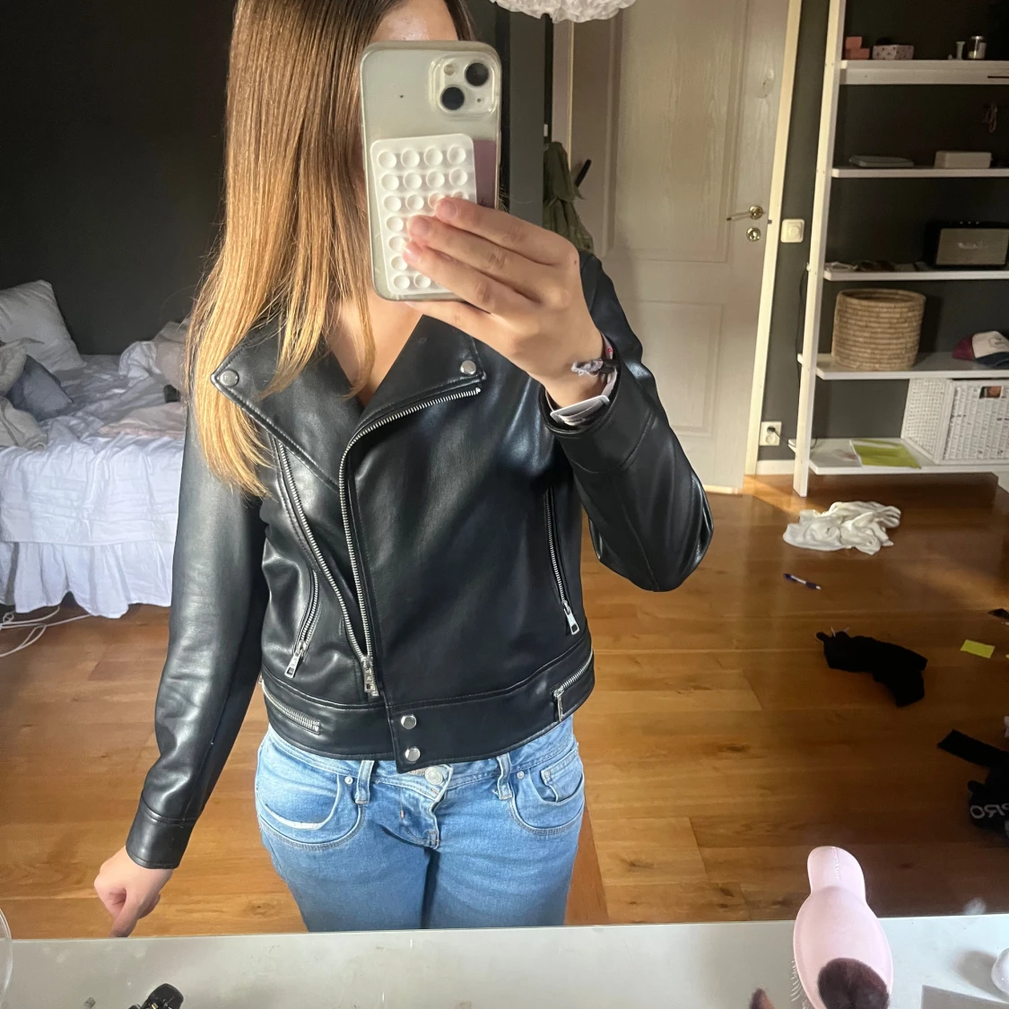 Svart skinnjacka med dragkedjor - 3