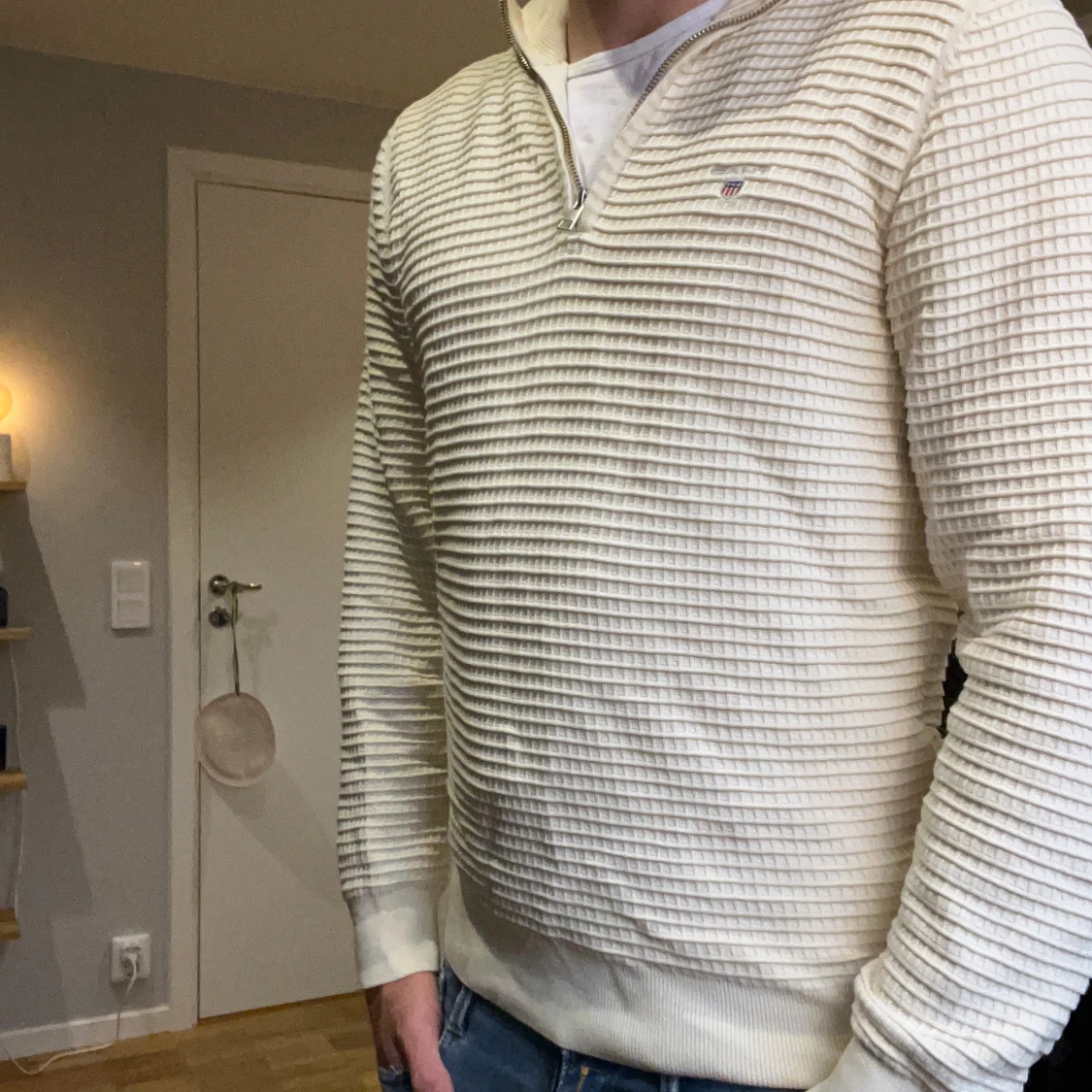 Beige stickad tröja med dragkedja från GANT - 1