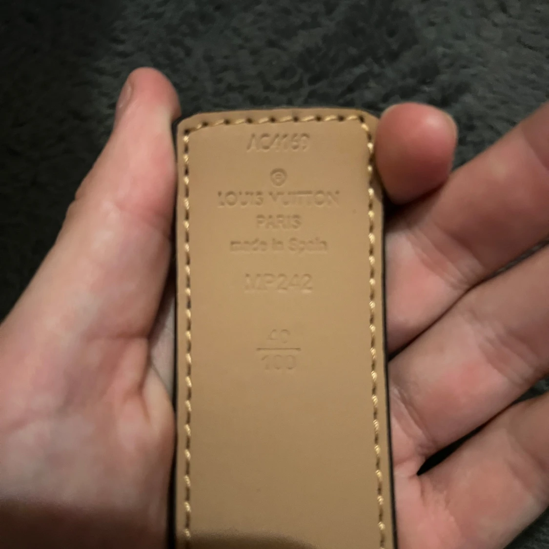 Snyggt bandad färgat bälte  - 1