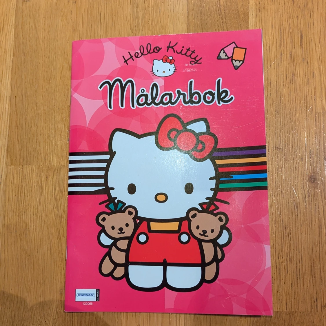 Tre oanvända hello Kitty - pyssel/målarböcker  - 1