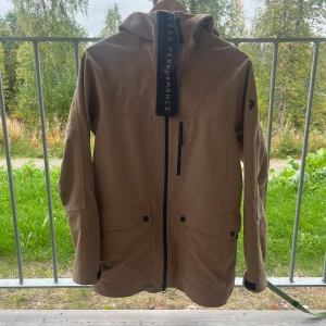 Beige Peak Performance S - Peak Performance Kirkwood 3 Layer Jacket i beige   