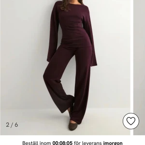 Mörklila mjukt sätt - Säljer hela sättet, både byxor och tröja. Nyskick.