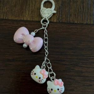 Hellokitty nyckelring - Kolla gärna min profil för fler hellokitty saker!🩷