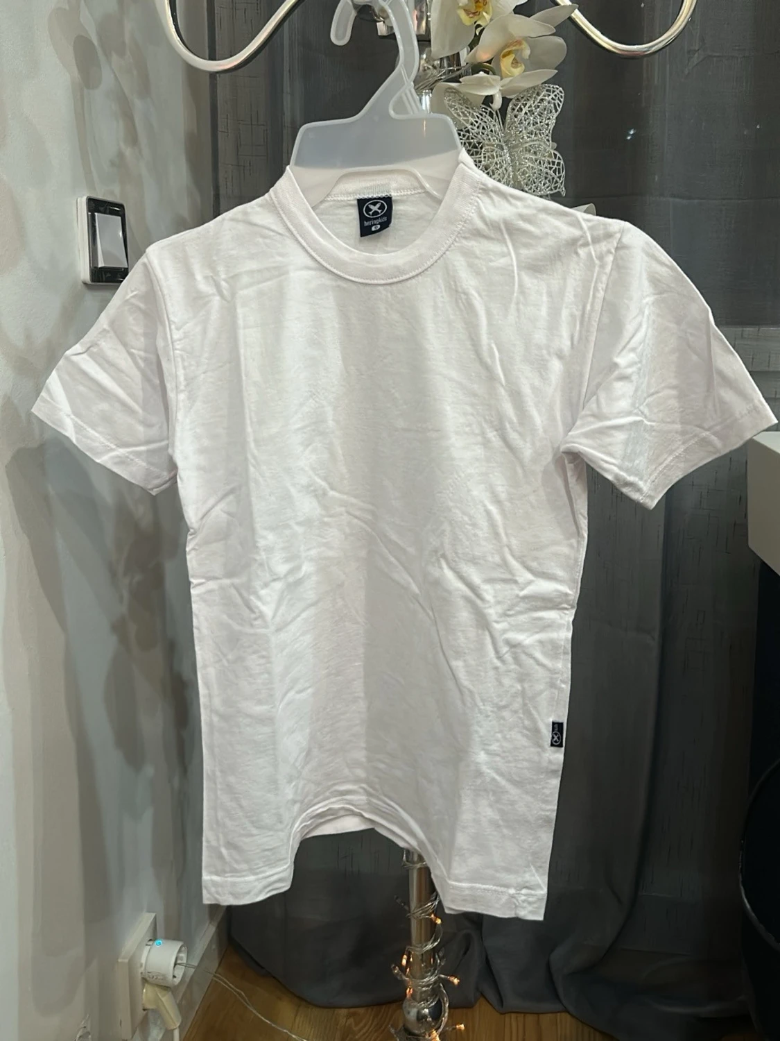 Vit basic t-shirt från Hering Kids