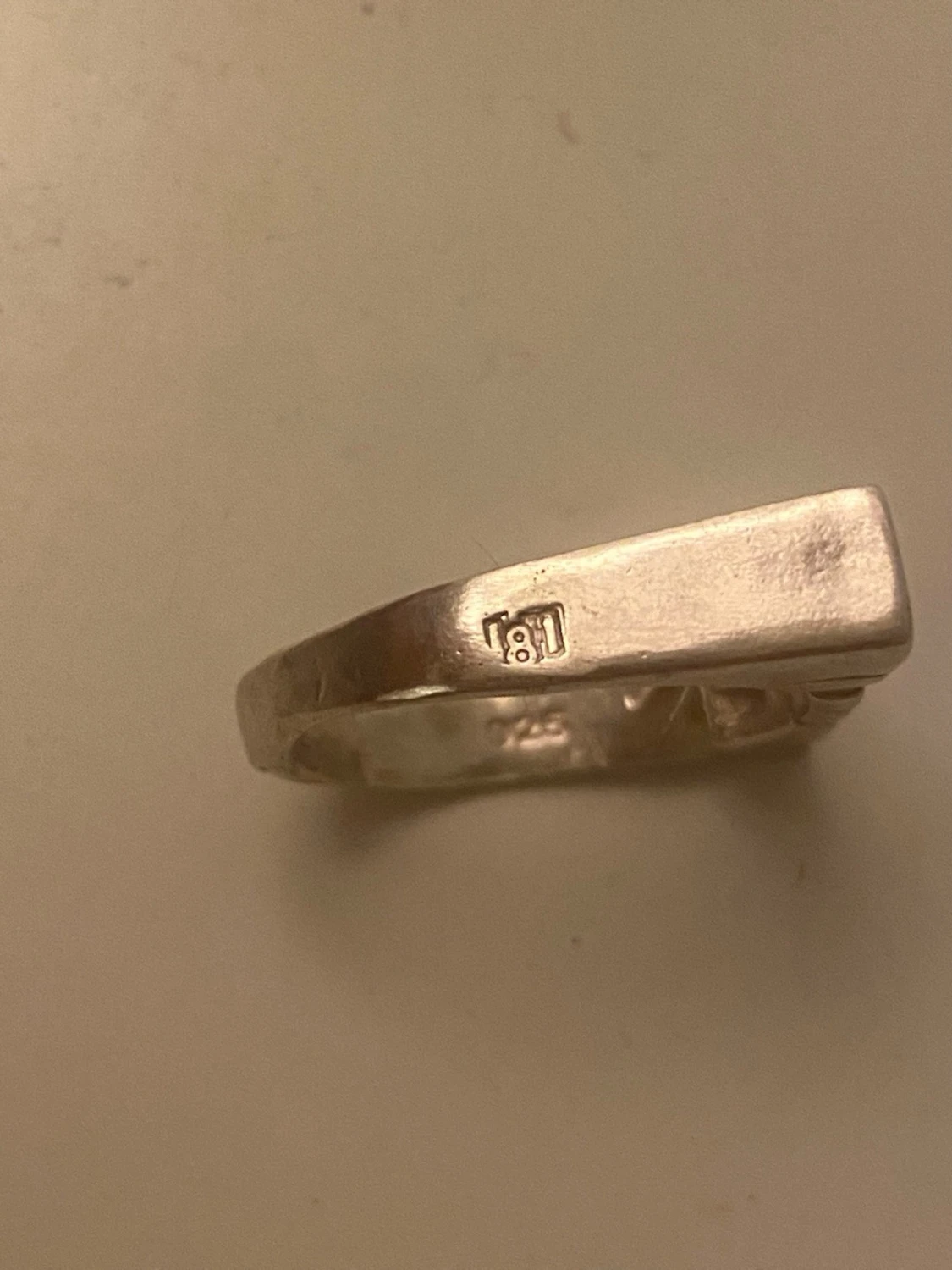 Queen Bajen silverfärgad ring - 2