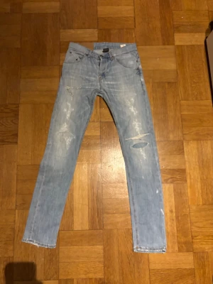 DONDUP jeans ljusblå - Ett par feta dondup jeans för herr, i storlek W29 och längd 103,5cm Hör gärna av dig vid frågor 😊