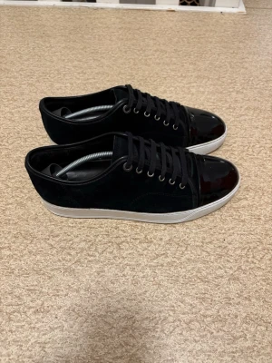 Lanvin skor - Ett par lanvins | Storlek uk7 | Endast 2599:- | Tveka inte att höra av dig vid frågor | ladoelgato.resell