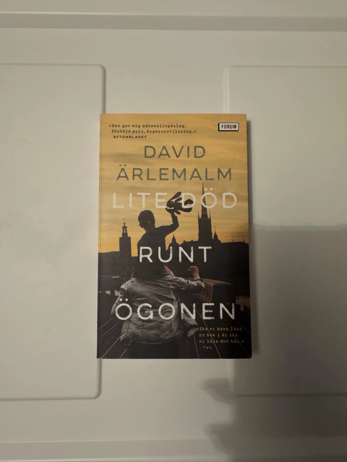 Lite död runt ögonen