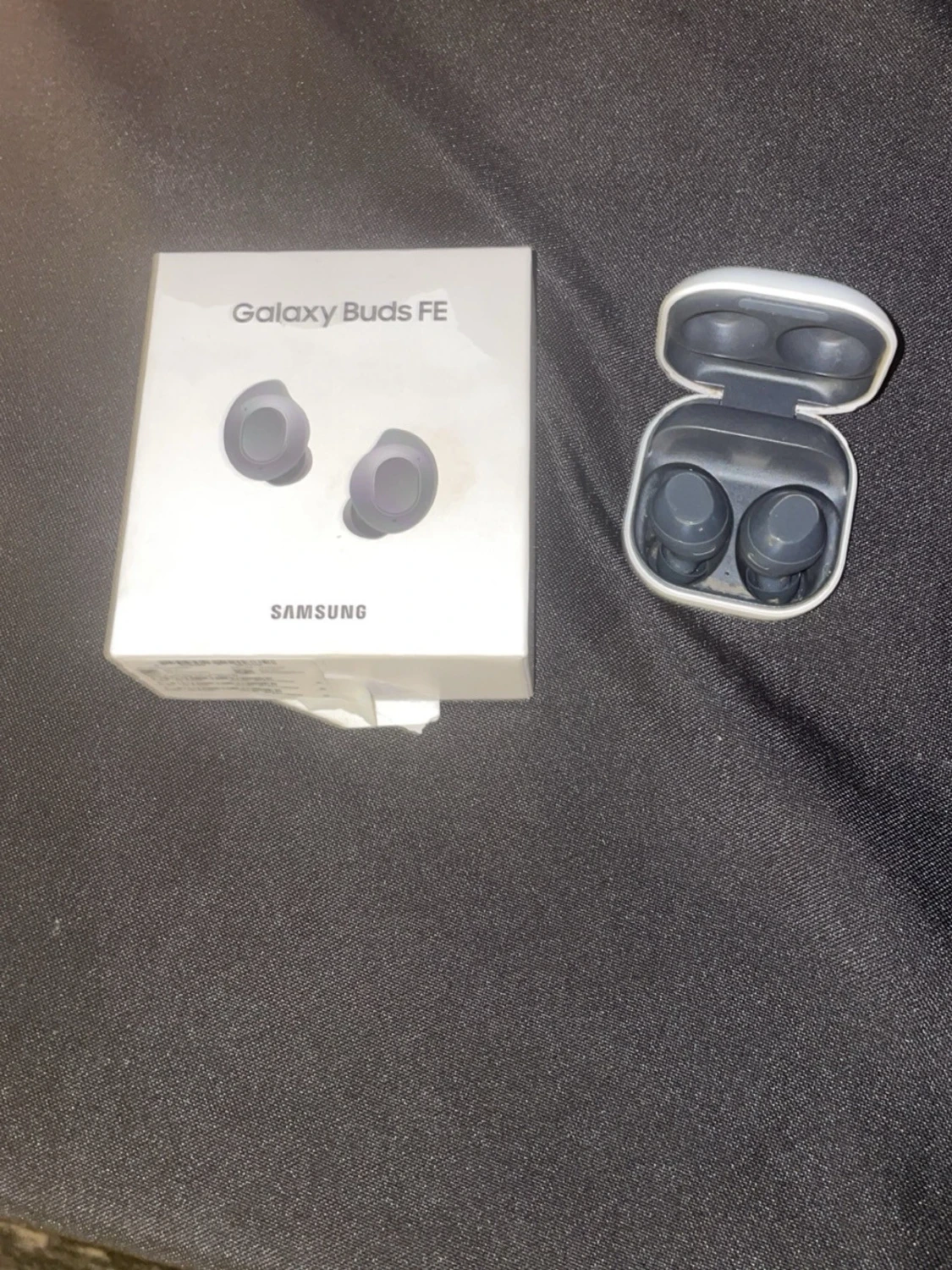 Samsung Galaxy Buds FE trådlösa in-ear - 1