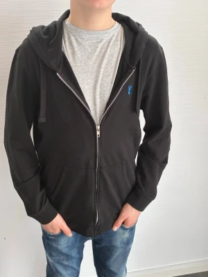 NeXT full zip tröja - NeXT full zip tröja herr| pris:299kr| storlek: S| skick:9/10| hör av dig vid minsta lilla fundering eller fråga|