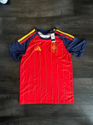 Spanien matchtröja M - Helt ny Spanien fotbollströja, storlek M,  VM 2026, skriv vid frågor eller funderingar