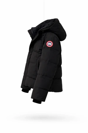 Canada Goose MacMillan S - Säljer en svart Canada Goose MacMillan köpt från farfetch. Kvitto drinks digitalt, nypris 16000kr. Använd i 2 år, skick 7/10. 