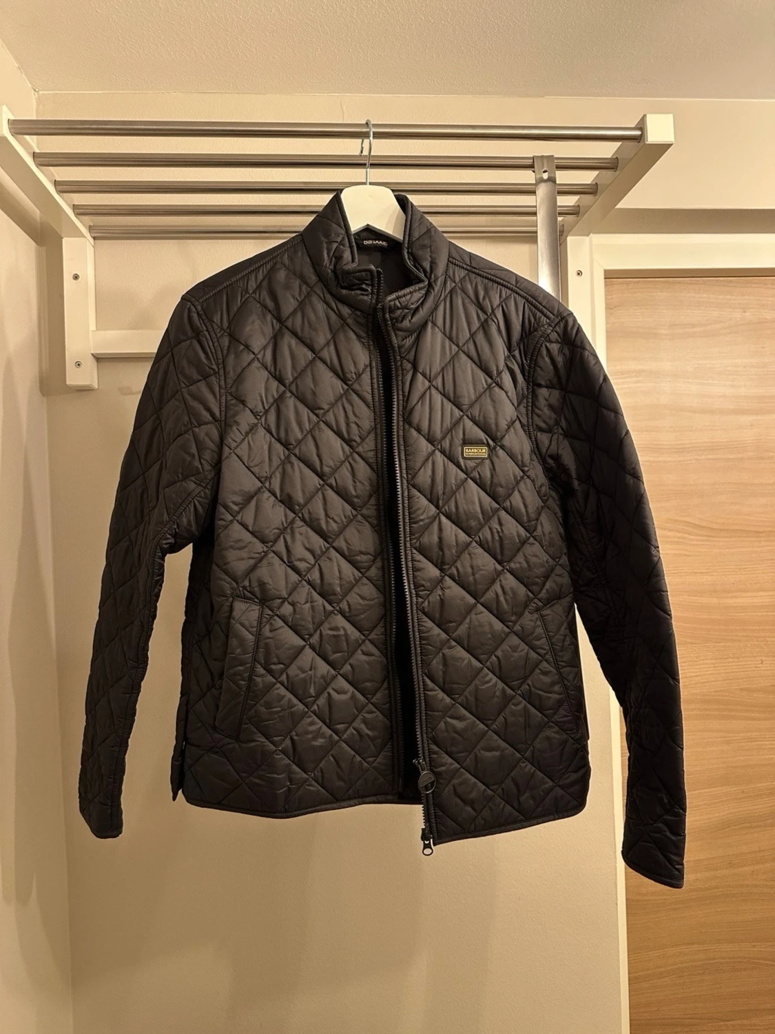 Svart quiltad vindjacka Barbour