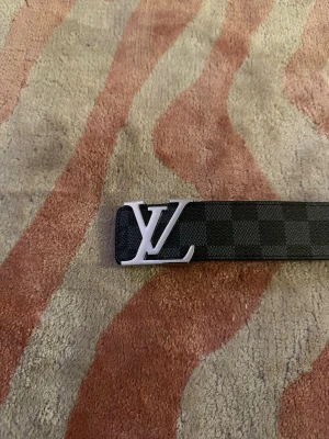  Svart bälte  -  Pris kan diskuteras 