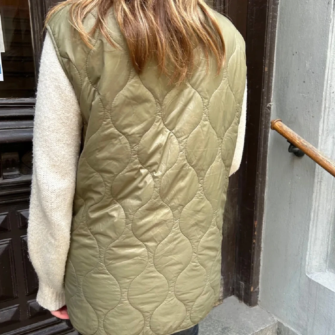 Olivgrön quiltad dunväst - 3