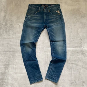 Replay jeans  - Säljer ett par feta Replay  jeans  | skicket på jeansen är 9/10 väldigt bra | storlek 31 | ny pris 2000: mitt pris är 499 | skriv vid frågor och funderingar  