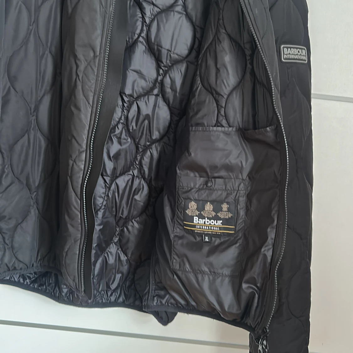 Svart quiltad jacka Barbour XL - 2