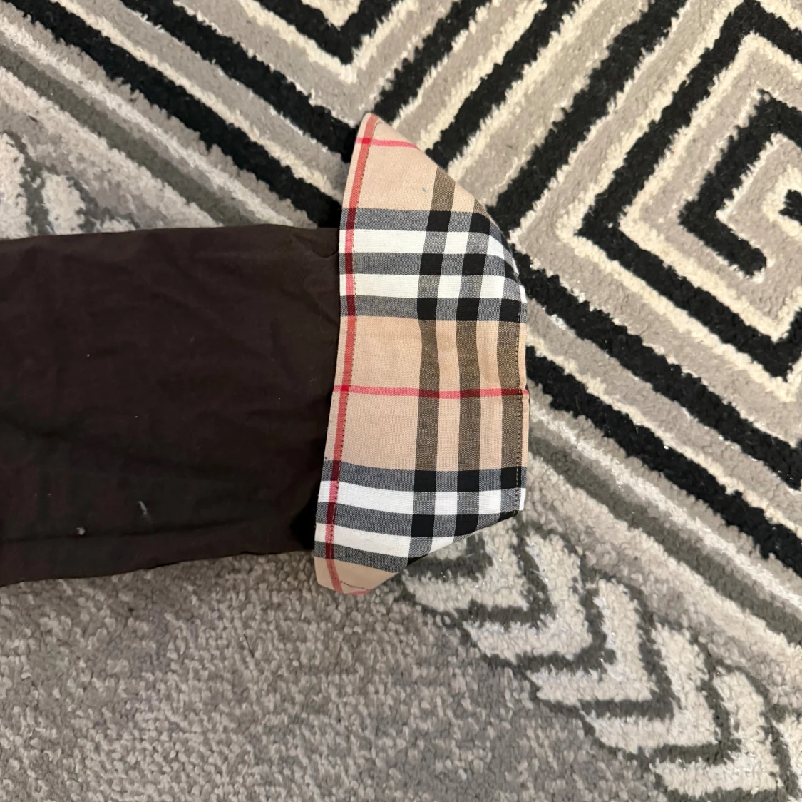 Brun Burberry skjorta med rutiga detaljer - 2