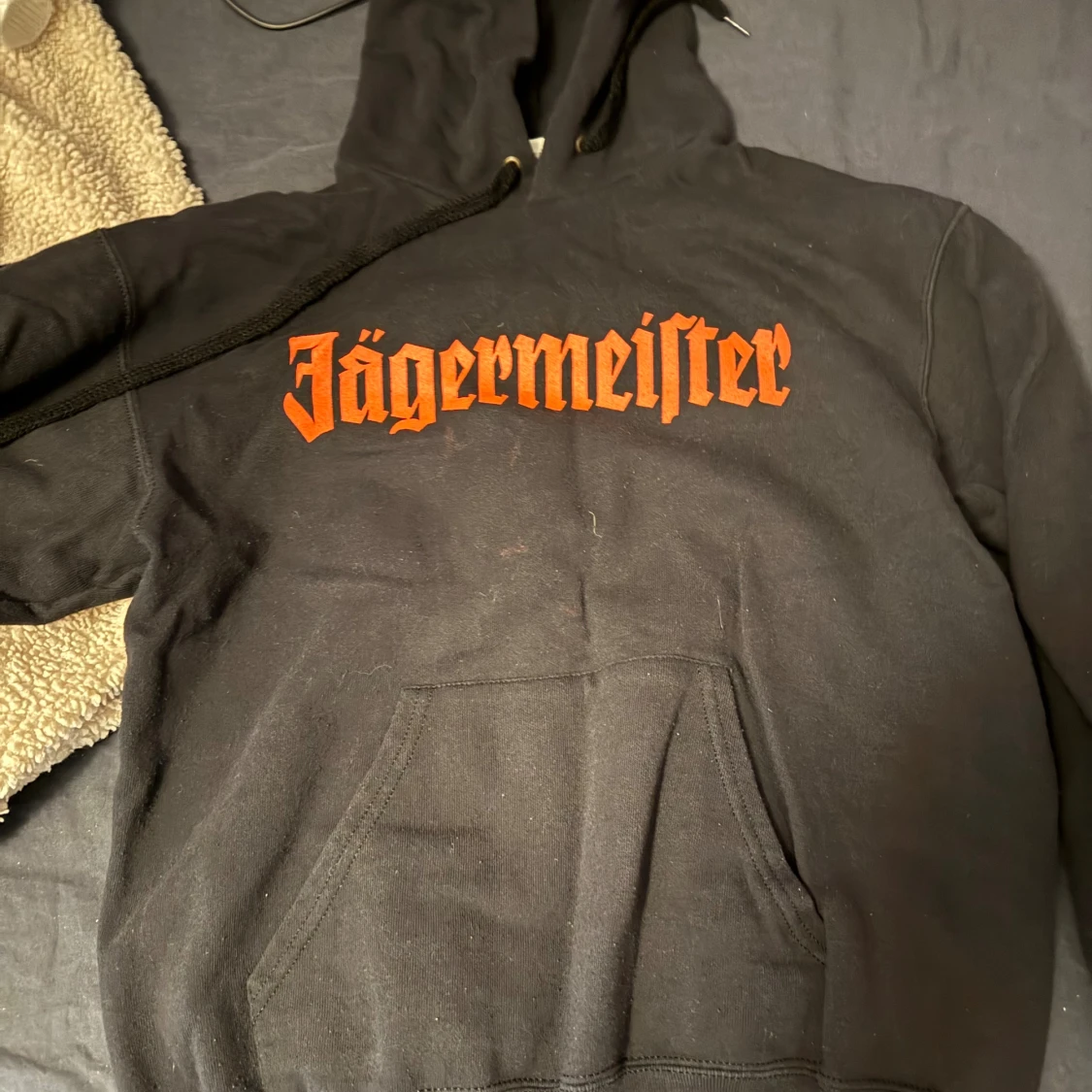 Svart Jägermeister hoodie med tryck