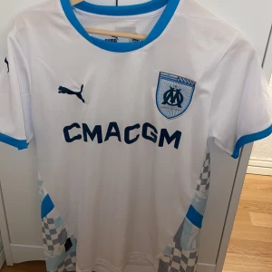 Vit Marseille tröja - Skön Marseille tröja i storlek S. Helt ny oanvänd