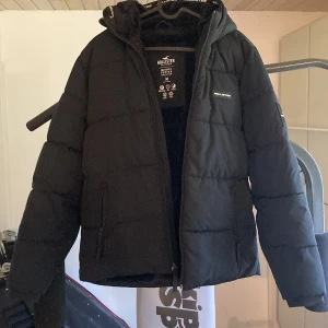 Vinterjacka - Vinterjacka Hollister, fleecefoder.