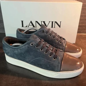 Lanvins skor - Säljer nu dessa blåa lanvins i storlek 43| Skick 9,5/10 väldigt bra skick| inget og medföljer vid köp skriv vid funderingar|